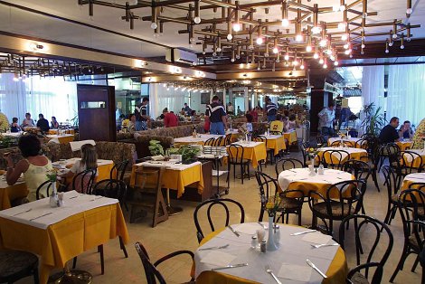Chorvátsko, ostrov Krk, Omišalj  - Hotel Adriatic a depandance - reštaurácia