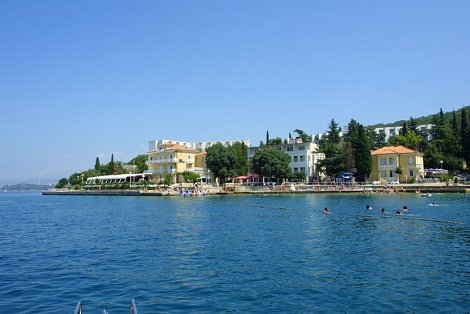 Chorvátsko, ostrov Krk, Omišalj  - Hotel Adriatic a depandance