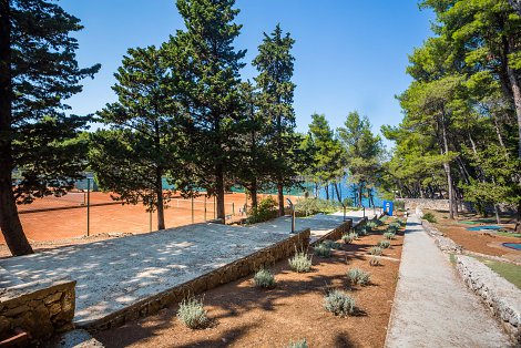 Chorvátsko, ostrov Hvar, Jelsa - hotel Hvar - areál