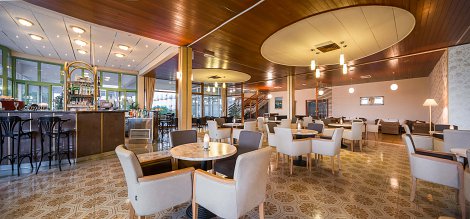 Chorvátsko, ostrov Hvar, Jelsa - hotel Hvar - aperitív bar