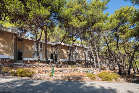 Chorvátsko, ostrov Hvar, Jelsa - hotelový komplex Fontana Resort