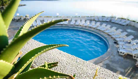 Chorvátsko, ostrov Hvar, Jelsa - hotelový komplex Fontana Resort - bazén