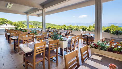 Chorvátsko, ostrov Hvar, Jelsa - hotel Hvar - reštaurácia