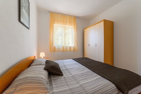 Chorvátsko, Vodice, apartmány Marina - apt. č. 1 - 1/4+1 - 2. spálňa