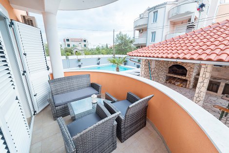 Chorvátsko, Vodice, apartmány Marina - apt. č. 1 - 1/4+1 - balkón