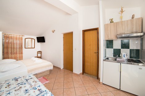 Chorvátsko, Gradac, apartmány Mirna  - 1/2 štúdio č. 1