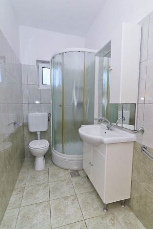 Chorvátsko, Vodice, apartmán Martina - apt. 1 - kúpeľňa