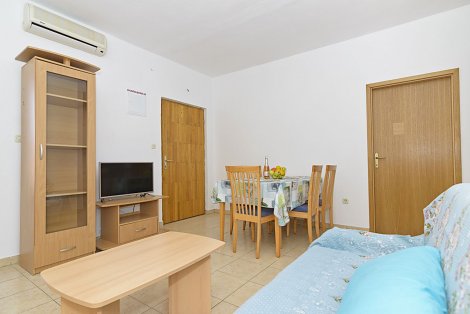 Chorvátsko, Vodice, apartmán Martina - apt. 1 - obývacia izba prepojená s kuchyňou