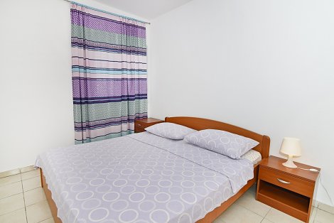 Chorvátsko, Vodice, apartmán Martina - apt. 3 - 1. spálňa
