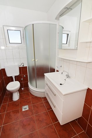 Chorvátsko, Vodice, apartmán Martina - apt. 3 - kúpeľňa