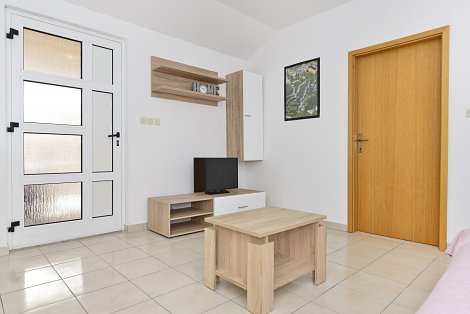 Chorvátsko, Vodice, apartmán Martina - apt. 3 - obývacia izba prepojená s kuchyňou