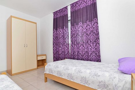 Chorvátsko, Vodice, apartmán Martina - apt. 2 - 1. spálňa