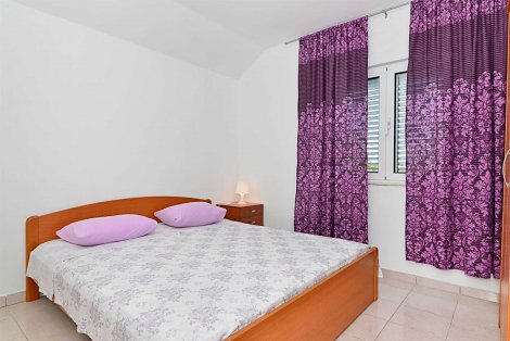 Chorvátsko, Vodice, apartmán Martina - apt. 2 - 2. spálňa