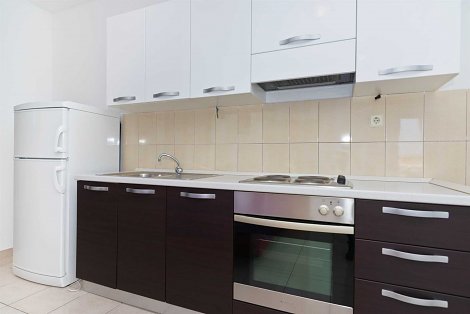 Chorvátsko, Vodice, apartmán Martina - apt. 2 - kuchynská linka