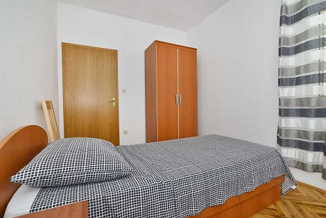 Chorvátsko, Vodice, apartmán Martina - apt. 4 - 1. spálňa