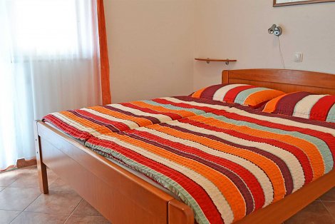Chorvátsko, Vodice, apartmány Milka 1 - 1. spálňa