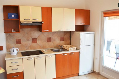 Chorvátsko, Vodice, apartmány Milka 2 - kuchyňa