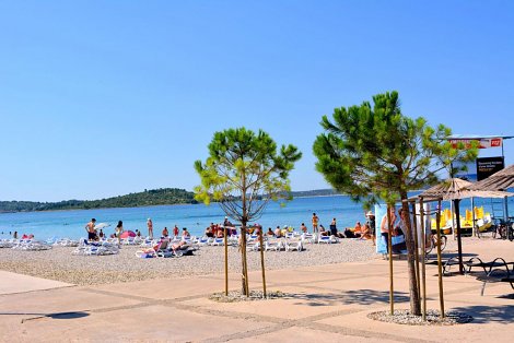 Chorvátsko, Vodice, apartmány Milka - pláž