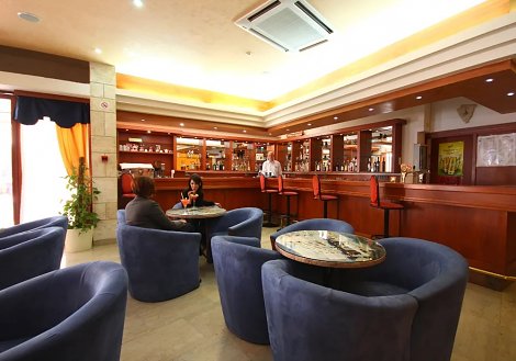 Chorvátsko, poloostrov Istria, Pula, hotel Pula - bar