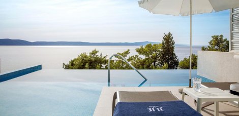 Chorvátsko, Igrane, TUI BLUE Adriatic Beach - izba Standard  SWIM UP výhľad na more - terasa