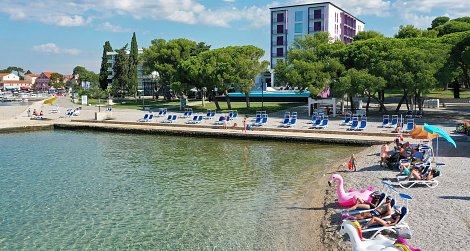 Chorvátsko, Biograd na Moru, hotel Adriatic - pláž