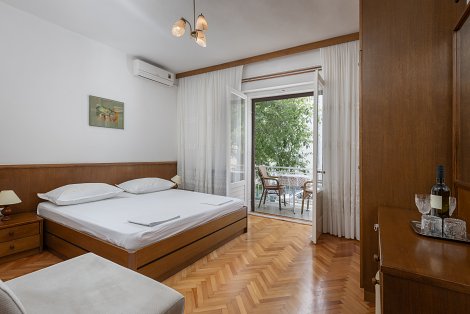 Dovolenka Baška Voda - penzión Topič  - 1/2+1 izba