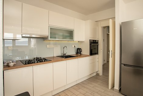 Chorvátsko, Dugi Rat - apartmán Ante - kuchyňa