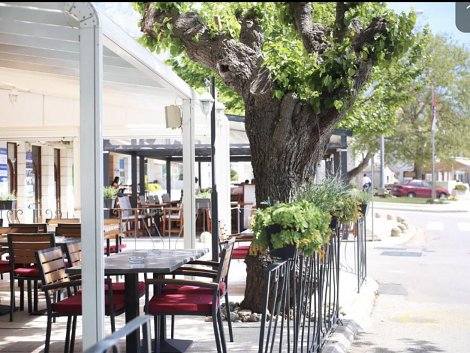 Dovolenka Baška Voda - hotel Palac - terasa