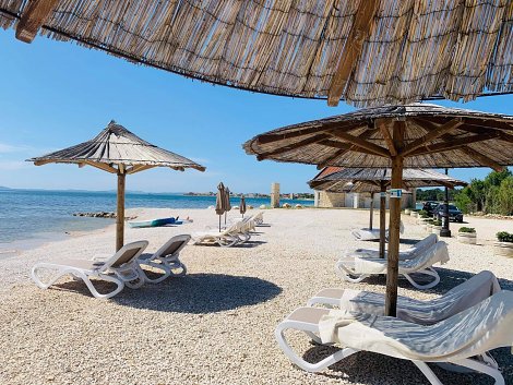 Chorvátsko, ostrov Vir, The Beach Resort - pláž