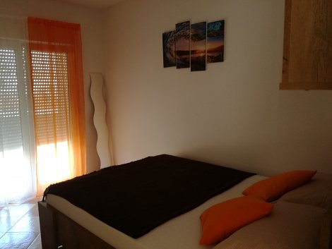 Chorvátsko, ostrov Vir, apartmány Lalič Ivica - apt. č. 4 ( na 1. poschodí)  - 1. spálňa