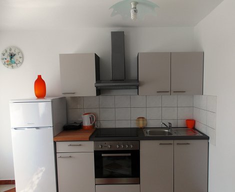 Chorvátsko, ostrov Vir, apartmány Lalič Ivica - apt. č. 2 (1. poschodie) - kuchyňa