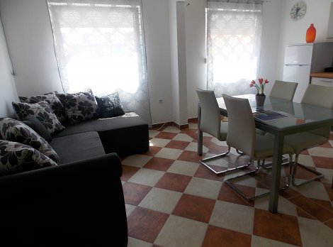 Chorvátsko, ostrov Vir, apartmány Lalič Ivica - apt. č. 2  (1. poschodie) - kuchyňa