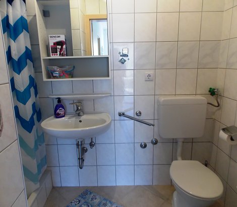 Chorvátsko, ostrov Vir, apartmány Lalič Ivica - apt. č. 2 (1. poschodie) - kúpeľňa