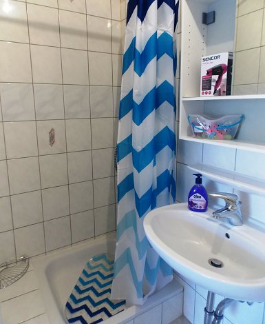 Chorvátsko, ostrov Vir, apartmány Lalič Ivica - apt. č. 2 (1. poschodie) -  kúpeľňa
