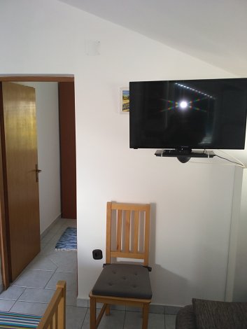 Chorvátsko, ostrov Vir, apartmány Krištofič Ivan - apt. č. 3 - 1/4 - denná miestnosť prepojená s kuchynským kútom
