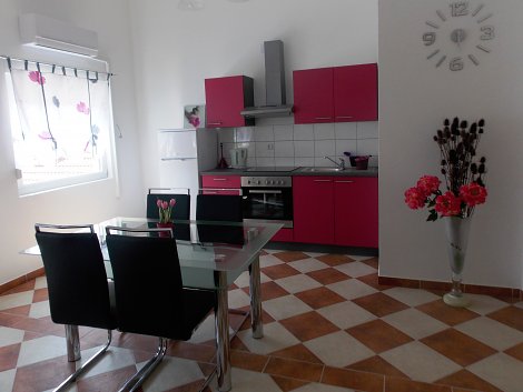 Chorvátsko, ostrov Vir, apartmány Lalič Ivica - apt. č. 3 (na 2. poschodí) - kuchyňa