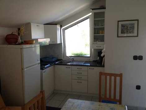 Chorvátsko, ostrov Vir, apartmány Krištofič Ivan - apt. č. 2 - 1/4 - denná miestnosť prepojená s kuchynským kútom