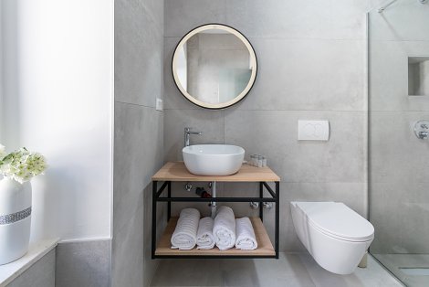 Dovolenka Baška Voda - hotel Palac - dvojlôžková izba s prístelkou - kúpeĺňa