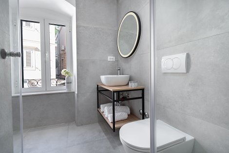 Dovolenka Baška Voda - hotel Palac - dvojlôžková izba s prístelkou - kúpeľňa