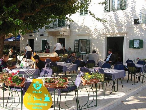 Dovolenka Baška Voda - hotel Palac - terasa