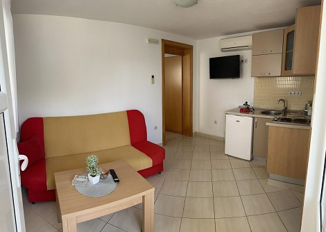 Chorvátsko, Baška Voda, apartmány Antunovič - apt. 1/2+2 na 1. poschodí - kuchyňa
