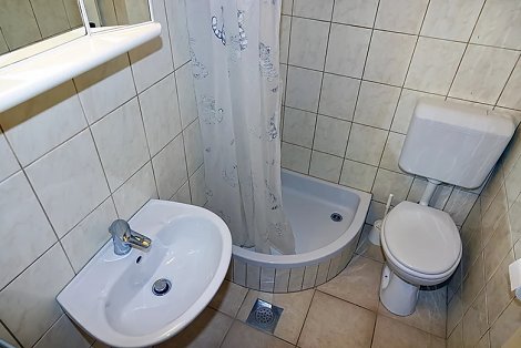 Chorvátsko, Baška Voda, apartmány Roza - 1/4 apt.  ROZA - 2. kúpeľňa