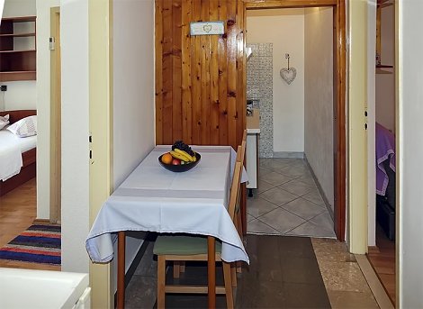 Chorvátsko, Baška Voda, apartmány Roza - 1/4 apt.  MORE - kuchyňa