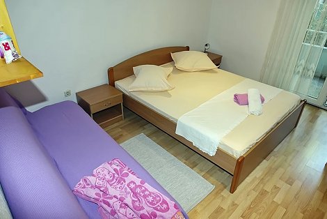 Chorvátsko, Baška Voda, apartmány Roza - 1/4 apt.  MORE - 1. spálňa