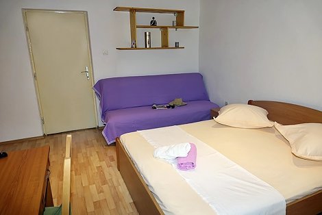 Chorvátsko, Baška Voda, apartmány Roza - 1/4 apt.  MORE - 1. spálňa