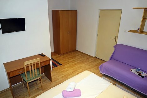 Chorvátsko, Baška Voda, apartmány Roza - 1/4 apt.  MORE - 1. spálňa