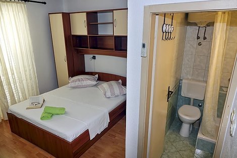 Chorvátsko, Baška Voda, apartmány Roza - 1/4 apt.  MORE - 2. spálňa