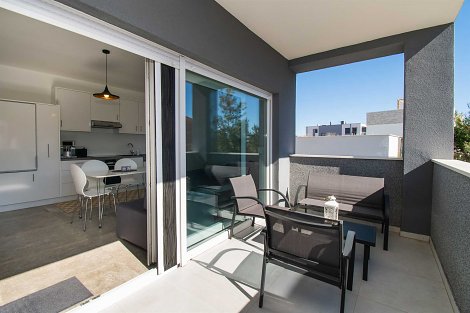 Chorvátsko, Vodice, apartmány Benmi  - apt. 1 -  balkón
