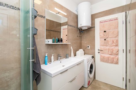 Chorvátsko, Vodice, apartmány Benmi  - apt. 2 -  kúpeľňa