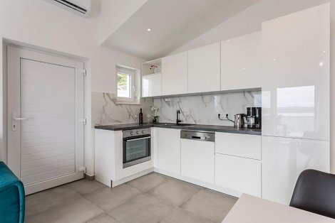 Chorvátsko, Pisak - apartmány Dodo - kuchyňa